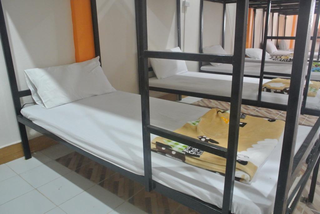 Orange Backpacker Hostel Вьентьян Номер фото