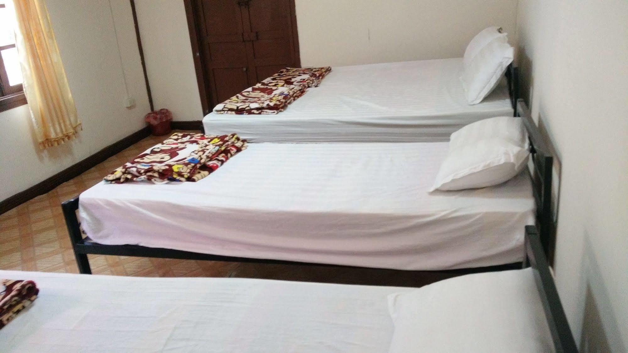 Orange Backpacker Hostel Вьентьян Экстерьер фото