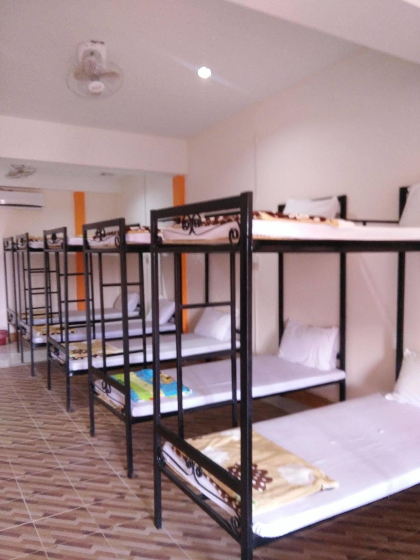 Orange Backpacker Hostel Вьентьян Экстерьер фото