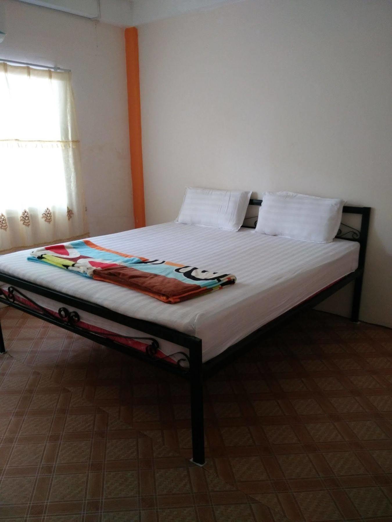 Orange Backpacker Hostel Вьентьян Экстерьер фото