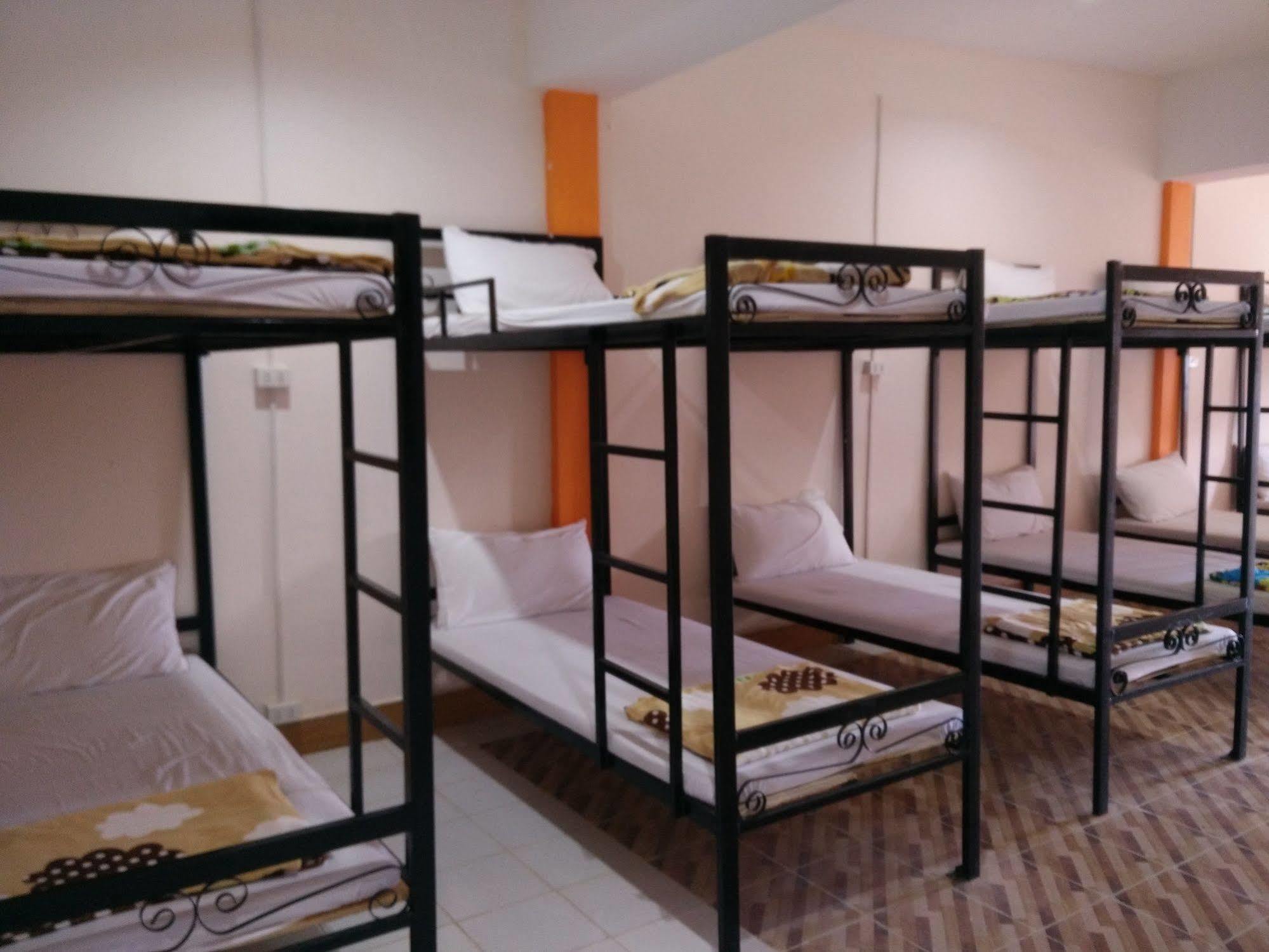 Orange Backpacker Hostel Вьентьян Экстерьер фото
